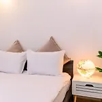 Backpacker\'S Room